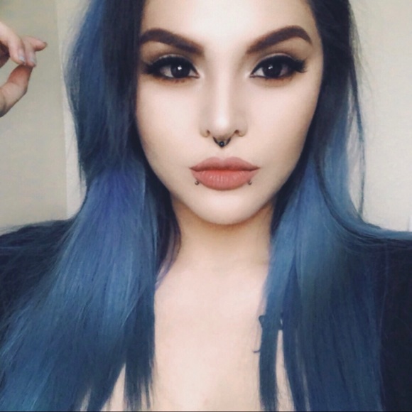 Meet your Posher, Aubrie - Picture 1 of 1